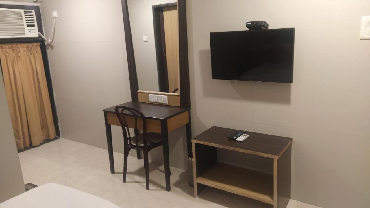 Hotel Palm Star Belapurpada 외부 사진